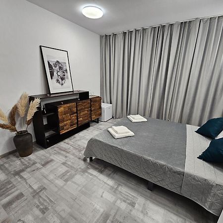 24 Shades Of Grey, Rezerva Acum Apartament Ultracentral, Ceai, Cafea, Filtru Apa Rece-Fierbinte, Saltea 160 Cm Memory Foam 克拉奥华 外观 照片