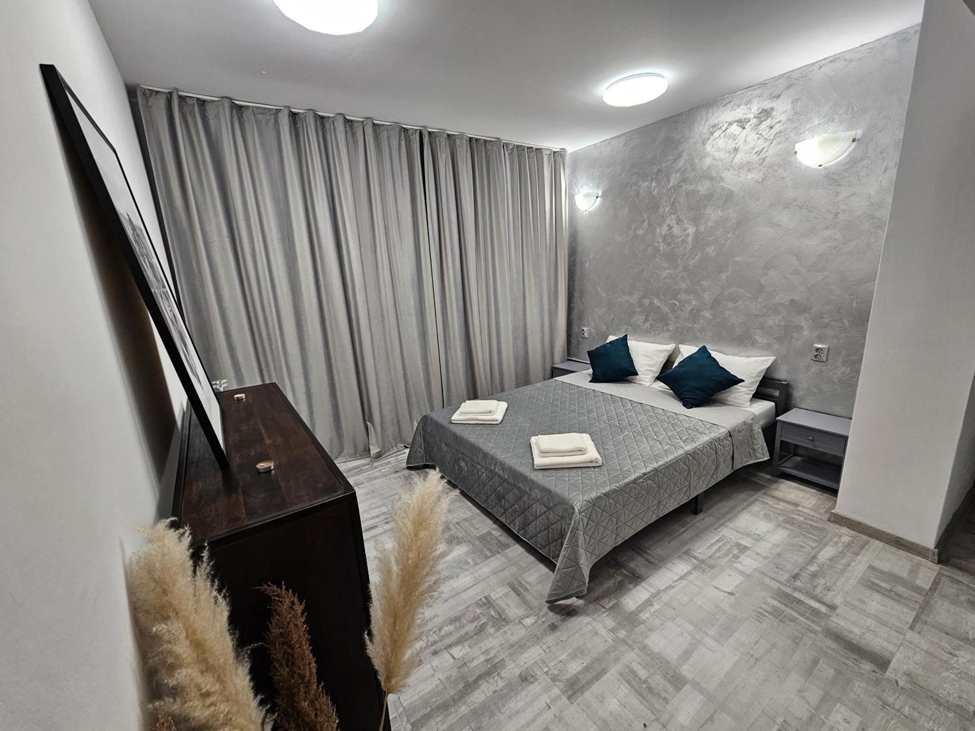 24 Shades Of Grey, Rezerva Acum Apartament Ultracentral, Ceai, Cafea, Filtru Apa Rece-Fierbinte, Saltea 160 Cm Memory Foam 克拉奥华 外观 照片